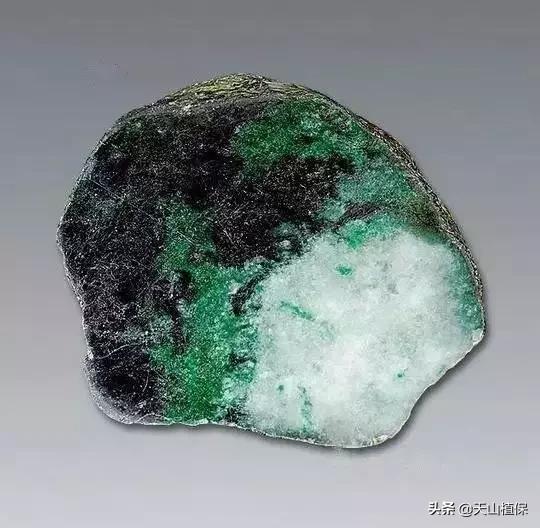 怎么捡到价值极高的石头,捡到一块石头价值千万