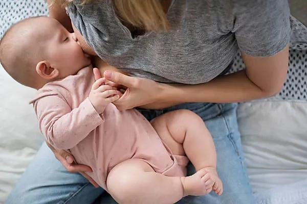 喝奶，辅食添加，防蚊防暑，疾病预防与护理全攻略