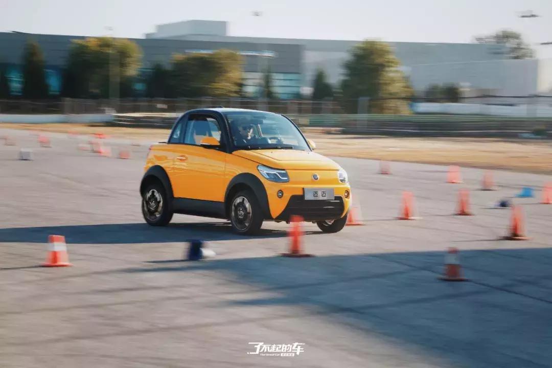 迈迈新能源汽车试驾,迈迈试驾评测视频
