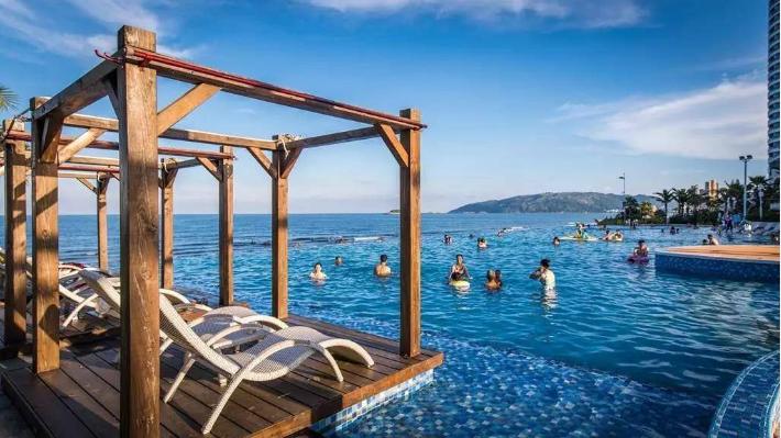 惠州离海超近的5星酒店!正海景+2人自助早晚+私家沙滩+无边泳池