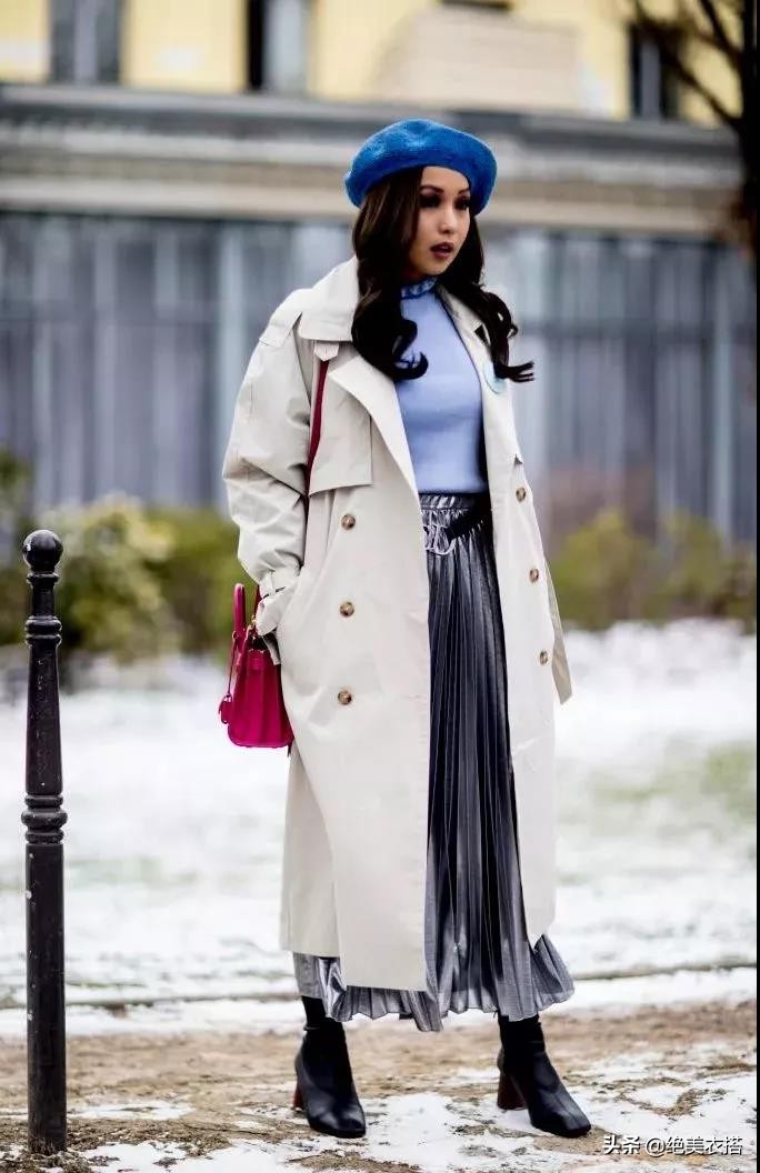 百褶裙的夏天穿搭方法,秋季百褶裙的穿搭方法长款