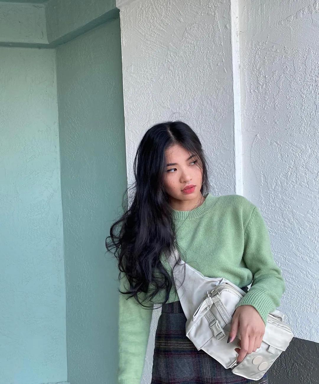 王嘉尔炸裂现场宣美 (王嘉尔宣美最新视频)