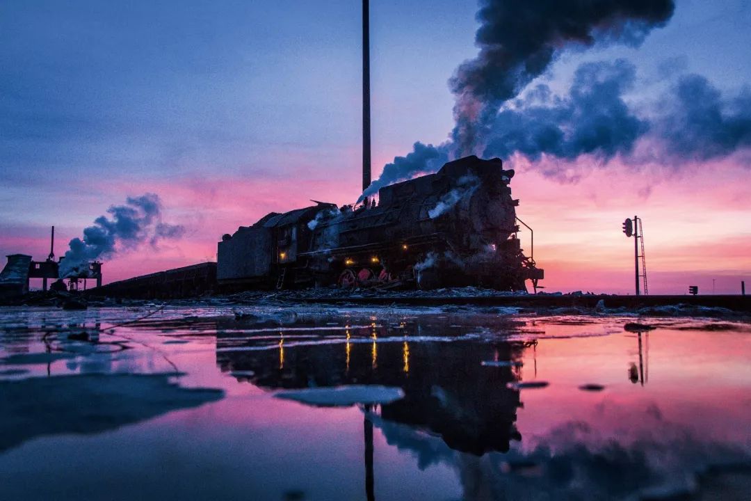 在大*疆新**,世界上最后的蒸汽火车还在奔驰