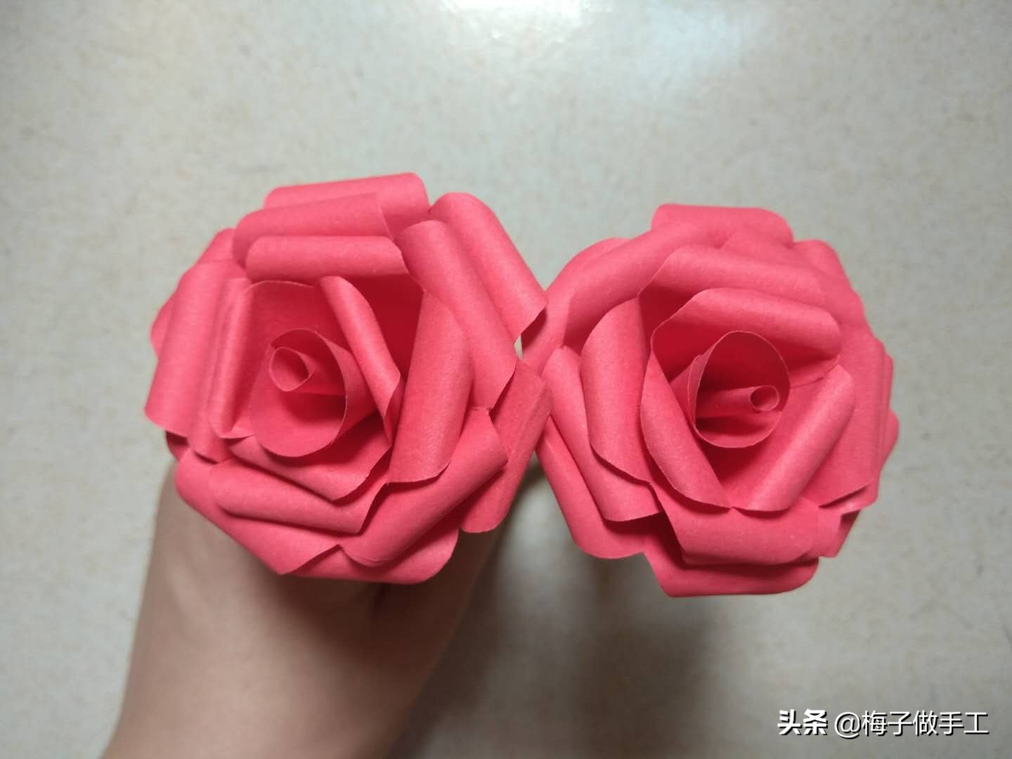 520送情侣玫瑰花折纸简单漂亮,情人节送玫瑰花手工折纸