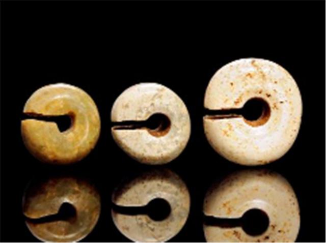 腰若流纨素耳著明月珰读音,腰若流纨素耳著明月珰指如削葱根