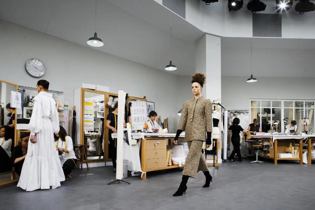 香奈儿模特上班,香奈儿模特工作日常