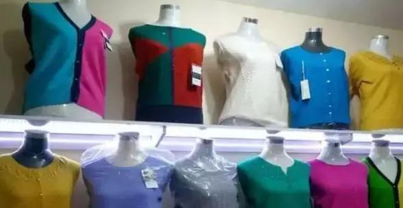 太平鸟刘雯最新设计穿搭,太平鸟刘雯同款白t恤