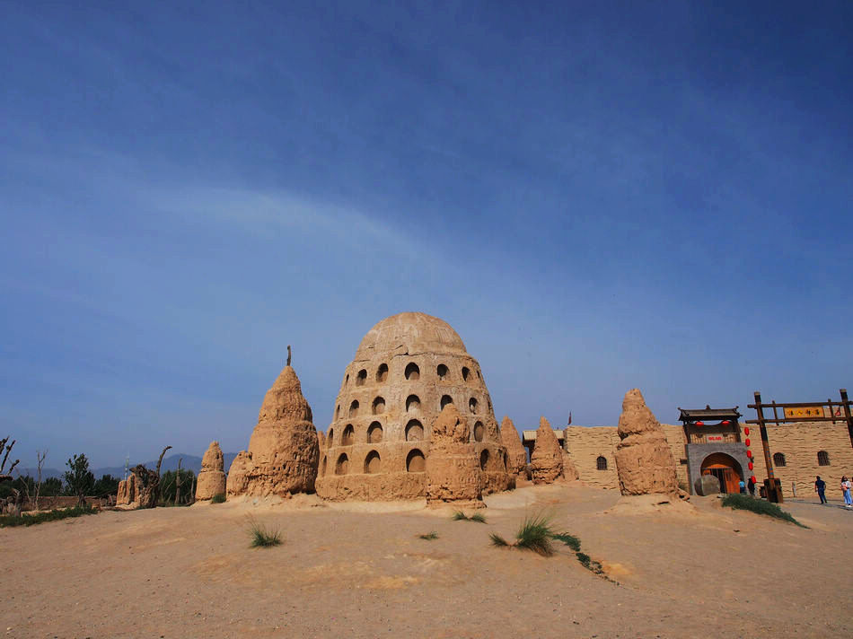 跟着星爷和老谋子的电影,去逛这座大名鼎鼎的西北影视城堡