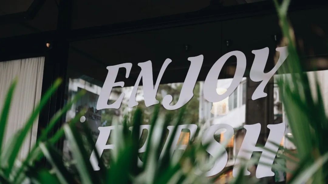 成都街道门面推荐,成都一街道商铺招牌