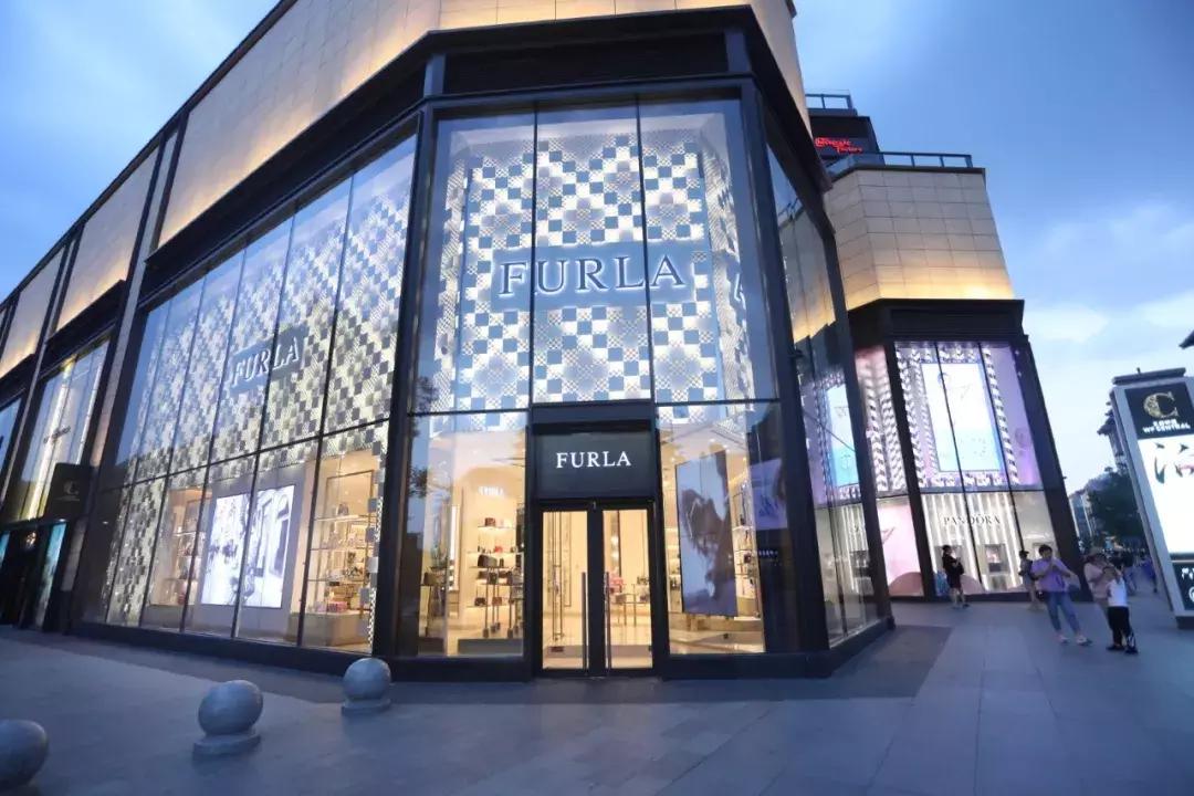 卡地亚知名系列,大牌唇膏美宝莲