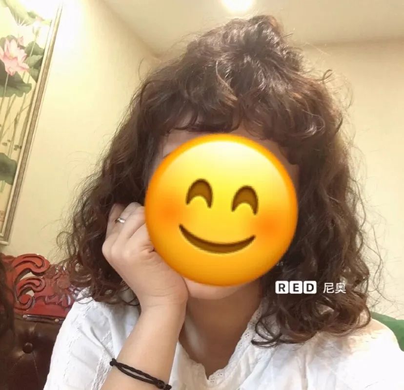 大圆脸型的女生适合剪短发,大脸女生剪短发显脸小的有哪些