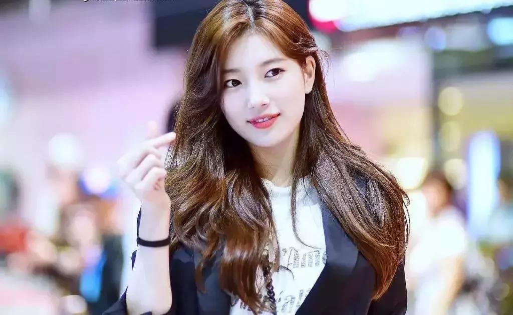 大脸剪什么发型好看,大脸短发烫什么发型