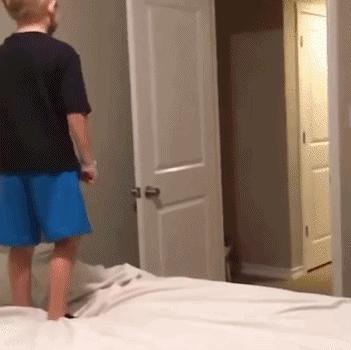 狗子搞笑gif,足球搞笑gif动图