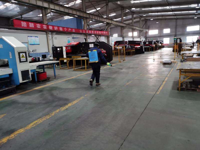 坚决打赢两场攻坚战,三场硬仗一起打