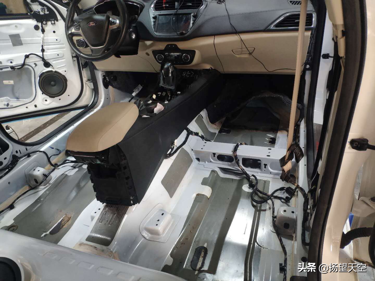 福睿斯内饰异味怎么处理,福睿斯冬季冷车时暖风异味