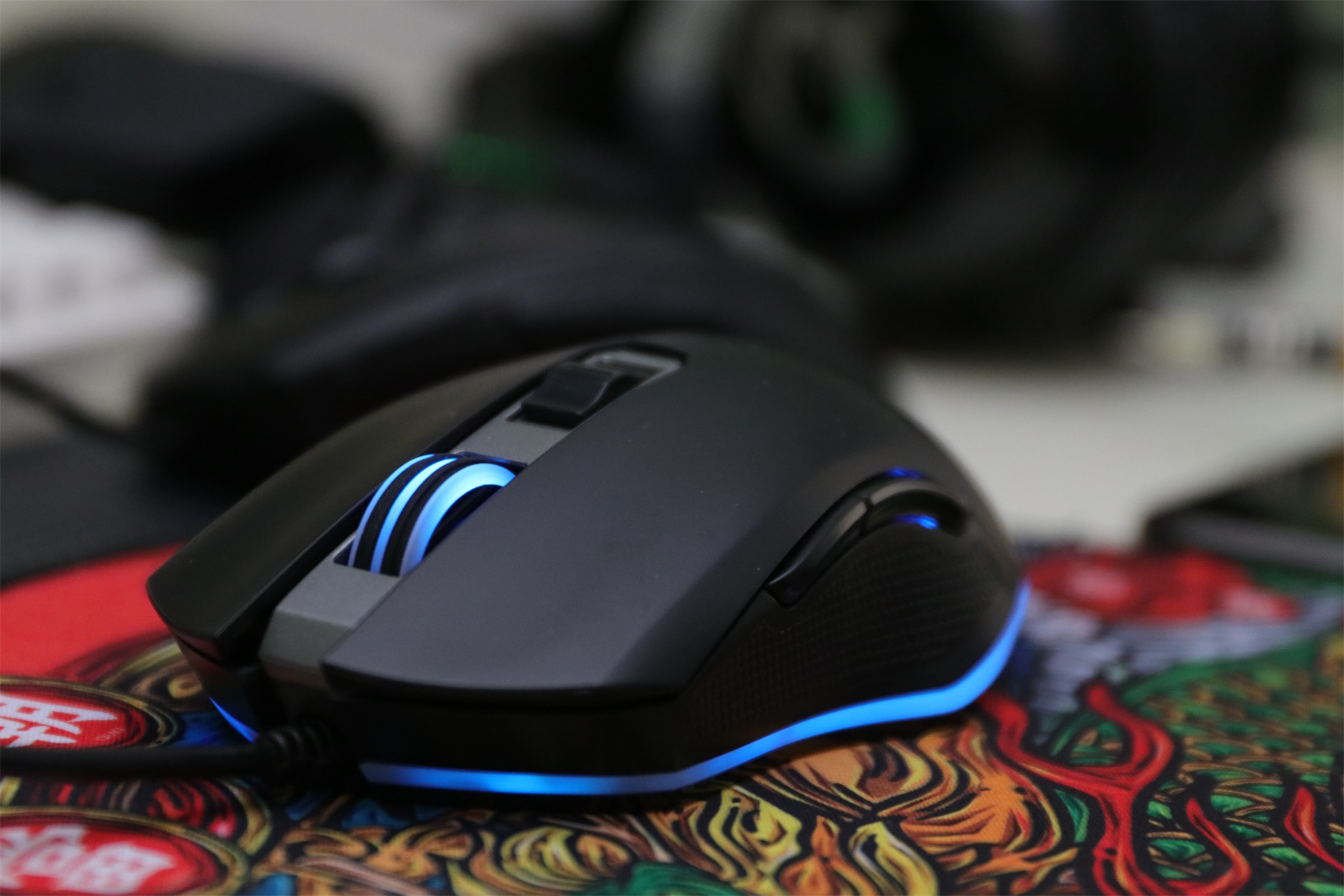 轻量化鼠标性价比推荐,200到300无线轻量化鼠标