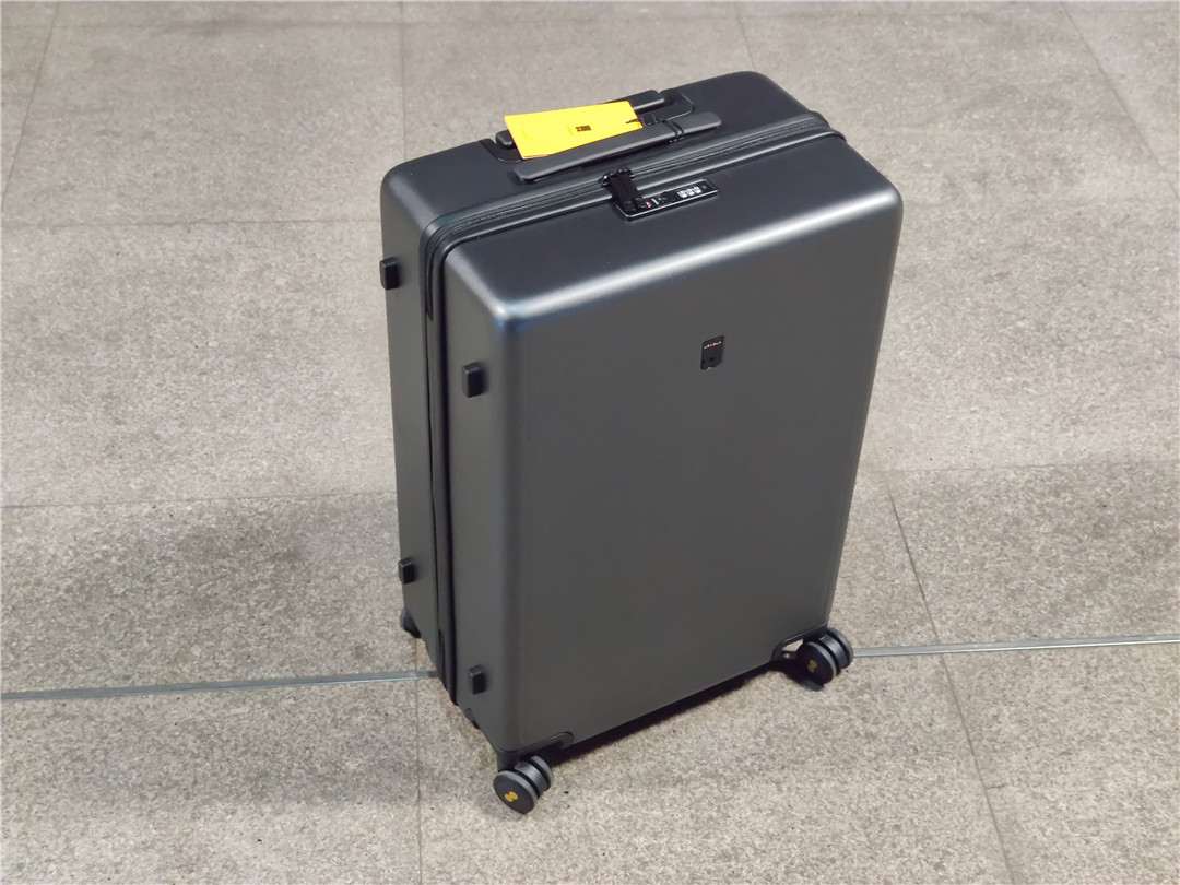 推荐一款旅行行李箱地平线8号,地平线8号旅行箱20寸登机拉杆箱