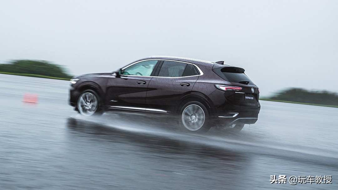 试驾全新别克昂科威s,别克新昂科威内饰功能