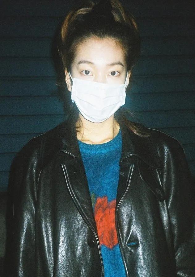 这个被嘲矮的超模火了！一脸硬伤，为啥还被Dior、Prada抢着宠？