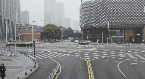 疫情中被困的人们,疫情当下的一些人物事迹