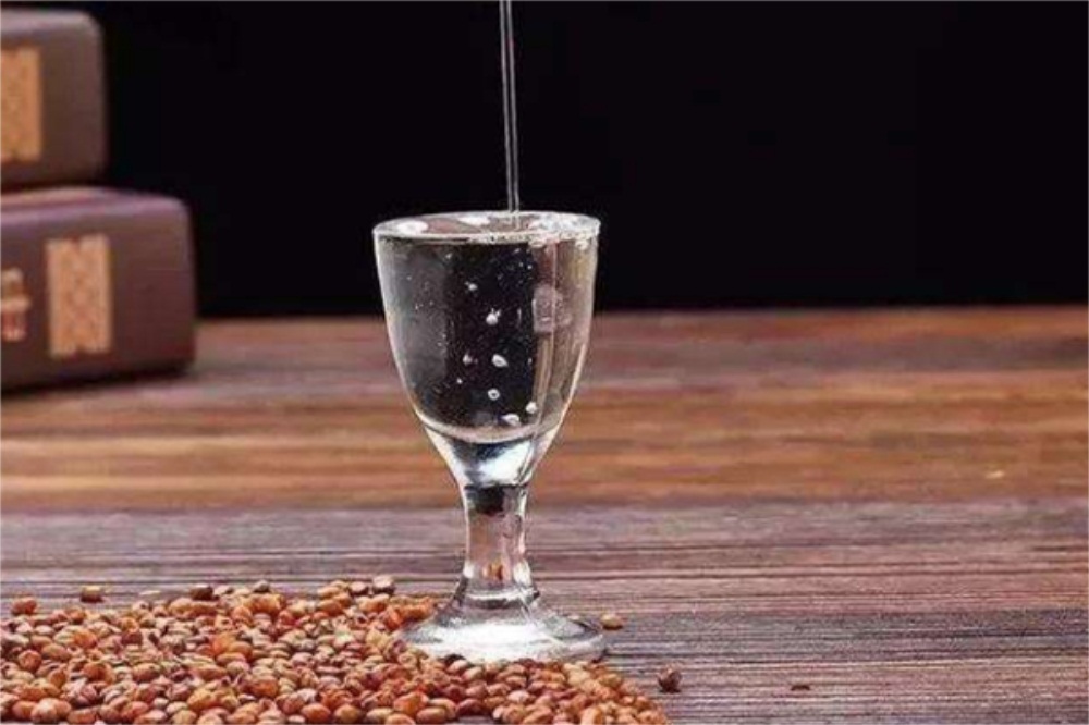 纯粮唐三镜酿酒,唐三镜第九代酿酒设备