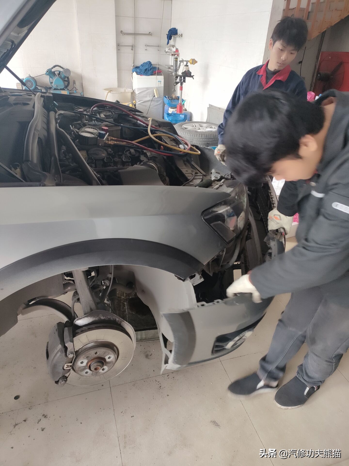 当年奥迪q5落地多少钱,当年奥迪q52018款典藏版价格