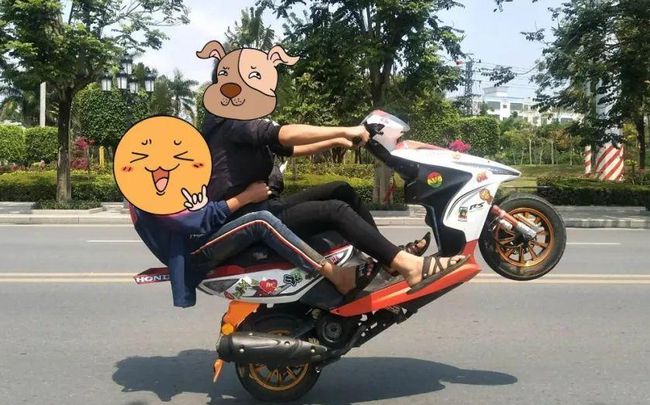 一路火花带闪电完整句,一路火花带闪电解析