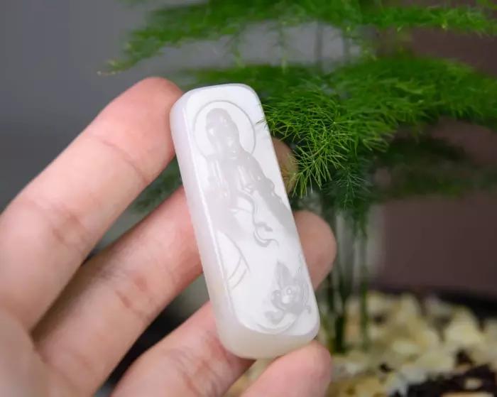 如何区分和田玉山料和籽料,记住这六个鉴别玉的小办法