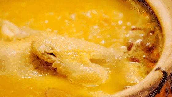 法耶·基雅颂：滋补美容养颜花胶鸡火锅