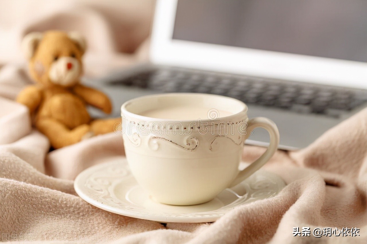 温馨冬日最适合手捧奶茶、咖啡，超级简单的宅家自制方法