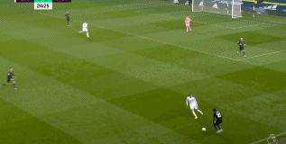 疯狂逼抢，疯狂奔跑！疯子贝尔萨的疯狂体系，是怎样支棱起来的？