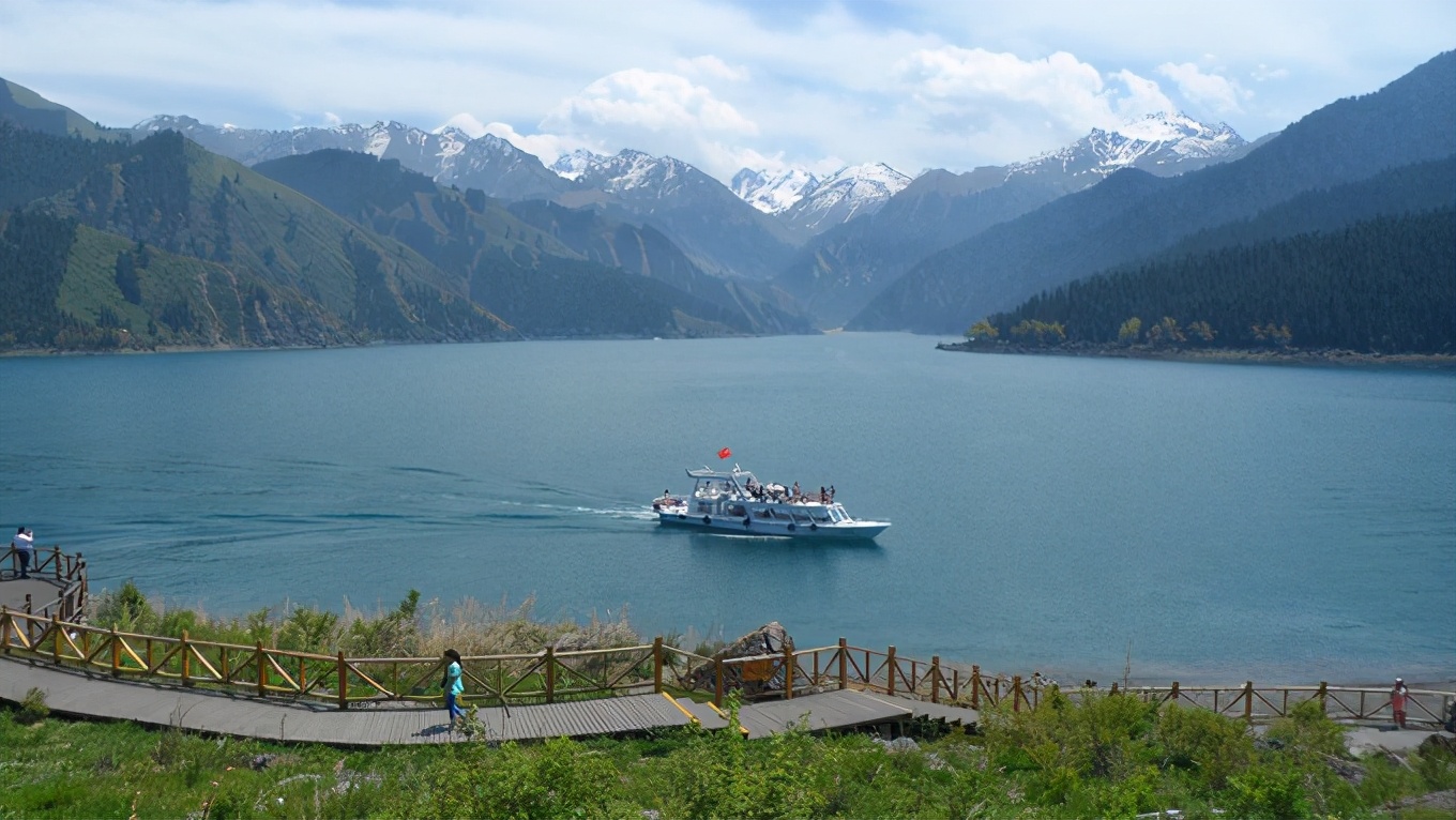 新疆疆内旅行攻略学生,川进疆出自驾游攻略