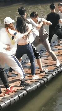 孩子醒醒吧图片,小孩醒醒别睡了搞笑版