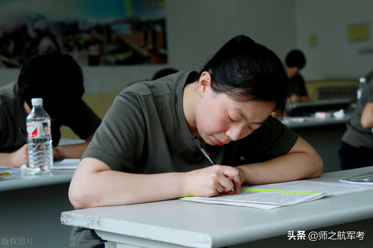 大学生挂科当兵能考军校吗,大学在校挂科影响当兵政审吗