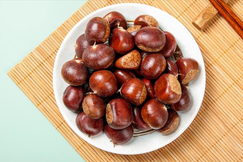 电饭锅怎么煮板栗好吃板栗好剥壳,板栗怎么煮好剥壳又好吃煮几分钟