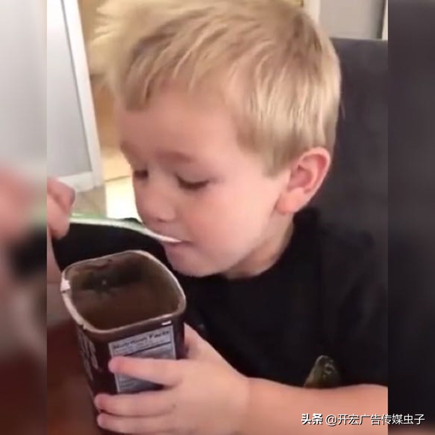 萌娃吃可可粉搞笑视频,萌娃吃可可粉视频