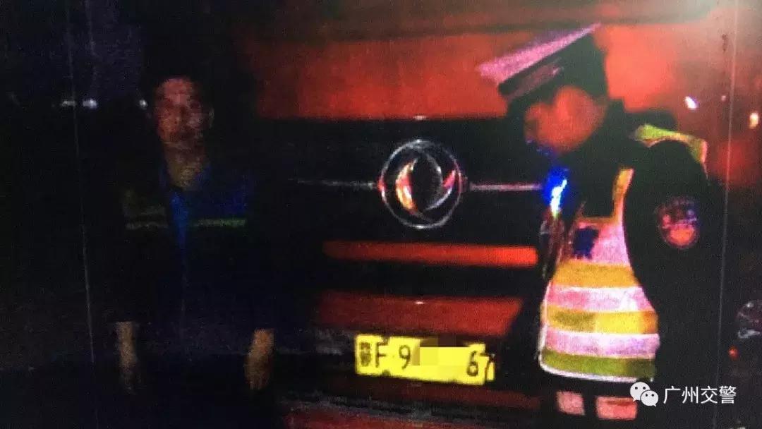 交警查获李鬼车辆,清查李鬼被打视频