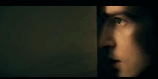 红极一时的世界巨星，被三个男人推进深渊，其中一个还是亲生父亲