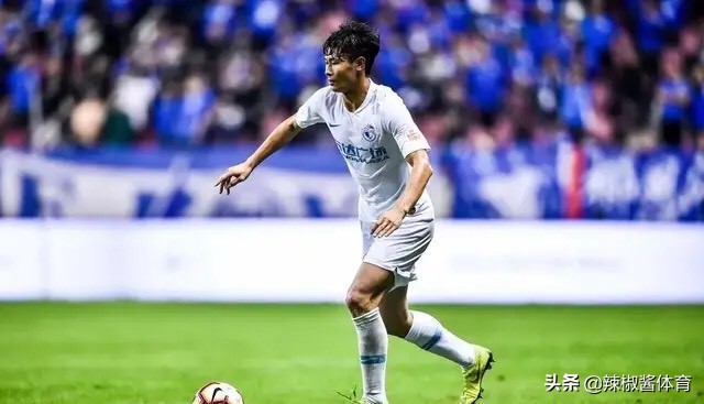 上海上港新援龙东,大连一方vs上海申花首发名单