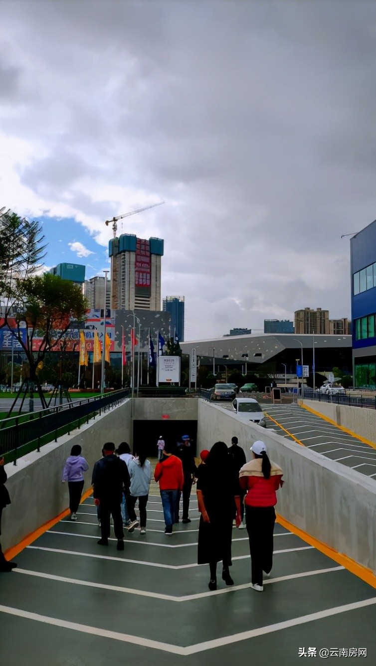 宜家人满为患,宜家荟聚人爆满