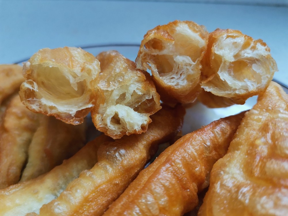 家庭炸油条最简单的做法和配方,家庭炸油条的最好吃的配方