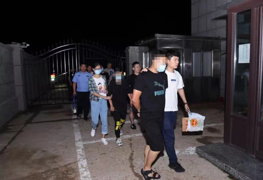 公安局收到一车假货？象山警方破获一起制售假冒烟感器案