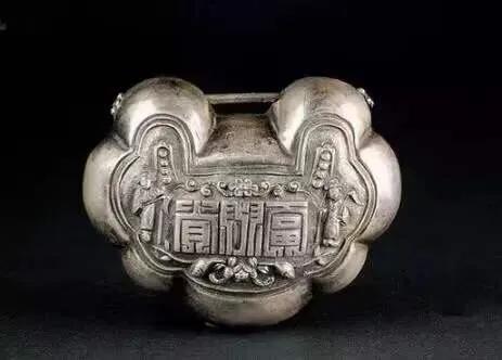 长命锁图片大全古代,古人颈饰长命锁