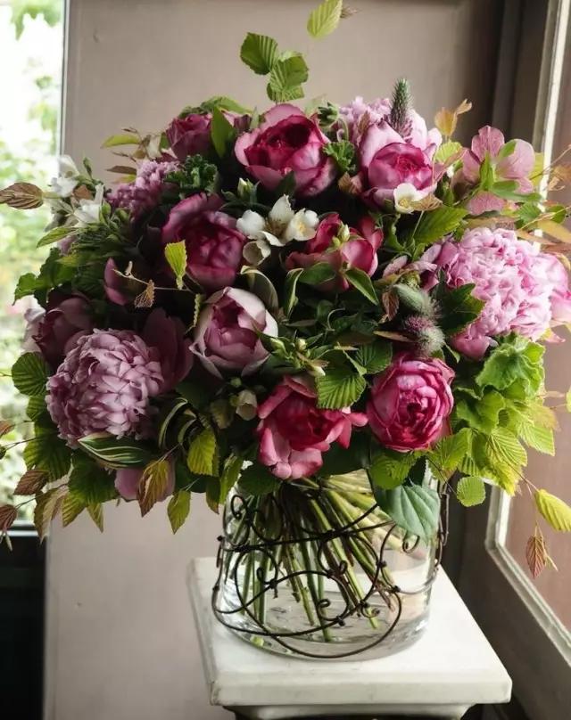 鲜花买回家一天就蔫了怎么办,鲜花拿回来瞬间就蔫了