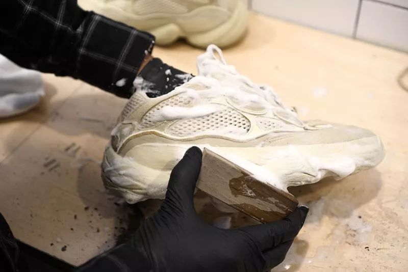 球鞋表面脏了怎么清理,球鞋脏了怎么修复