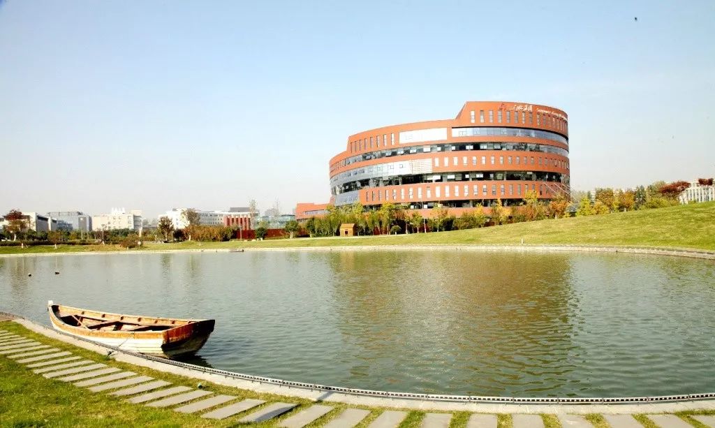 南京市三胞集团总部,南京新街口三胞集团