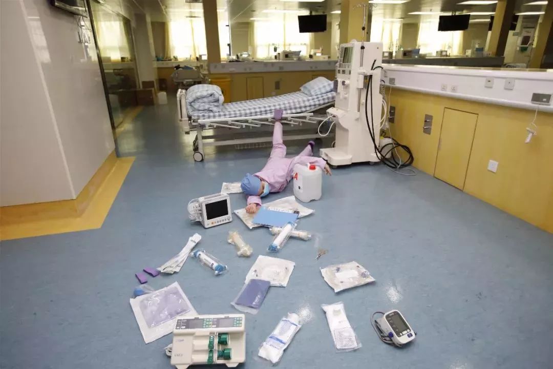 医护人员摔了一跤，一大批资产意外曝光！