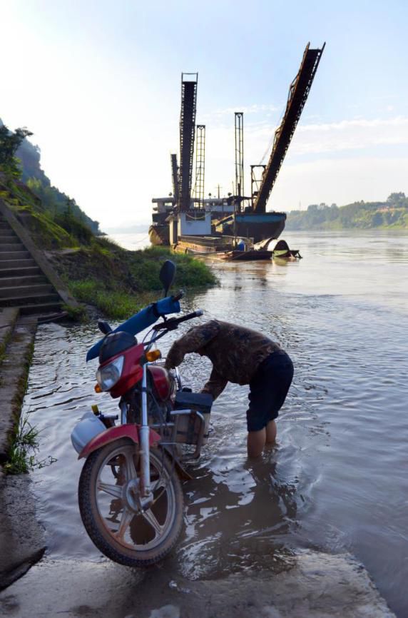 李英杰“共饮长江水”摄影工作坊第二季火热招募中