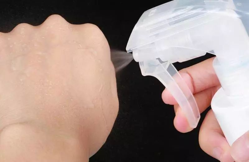 红肿,流脓的万年毒痘一喷全消失?岛国新晋痘肌终结者!彻底祛痘不反复!