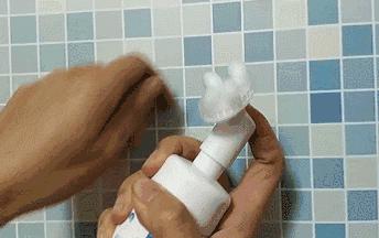 还在用洗面奶洗脸卸妆就out了！用它轻轻一刷，几秒就能深层清洁每个毛孔，感觉黑头都蹦出来了！